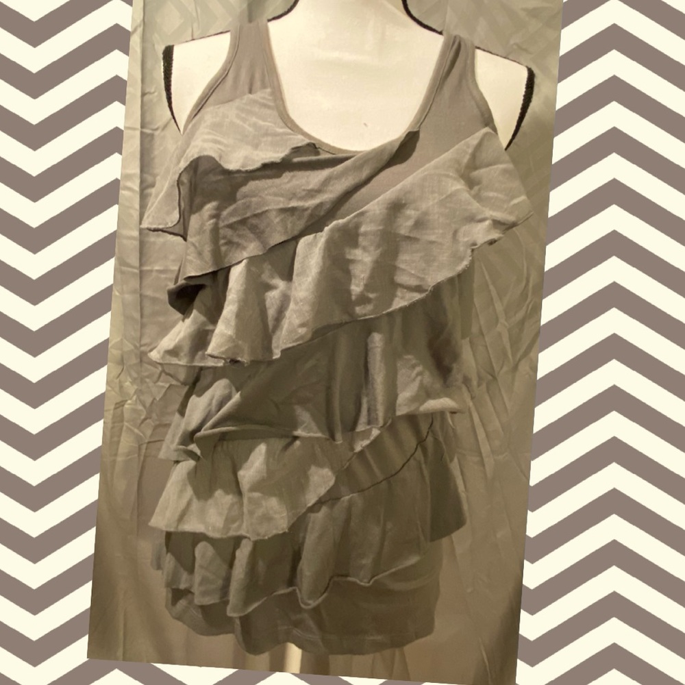 Ladies tank top size M ruffle front